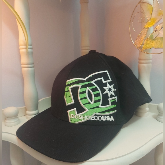 DC Flexfit Hat Black Green Logo L-XL - Picture 5 of 6
